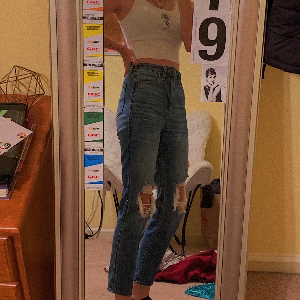 hollister ripped mom jeans